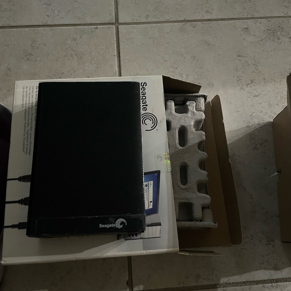 Sea gate Backup Plus TB/to Usb 3.0
With original
Packing